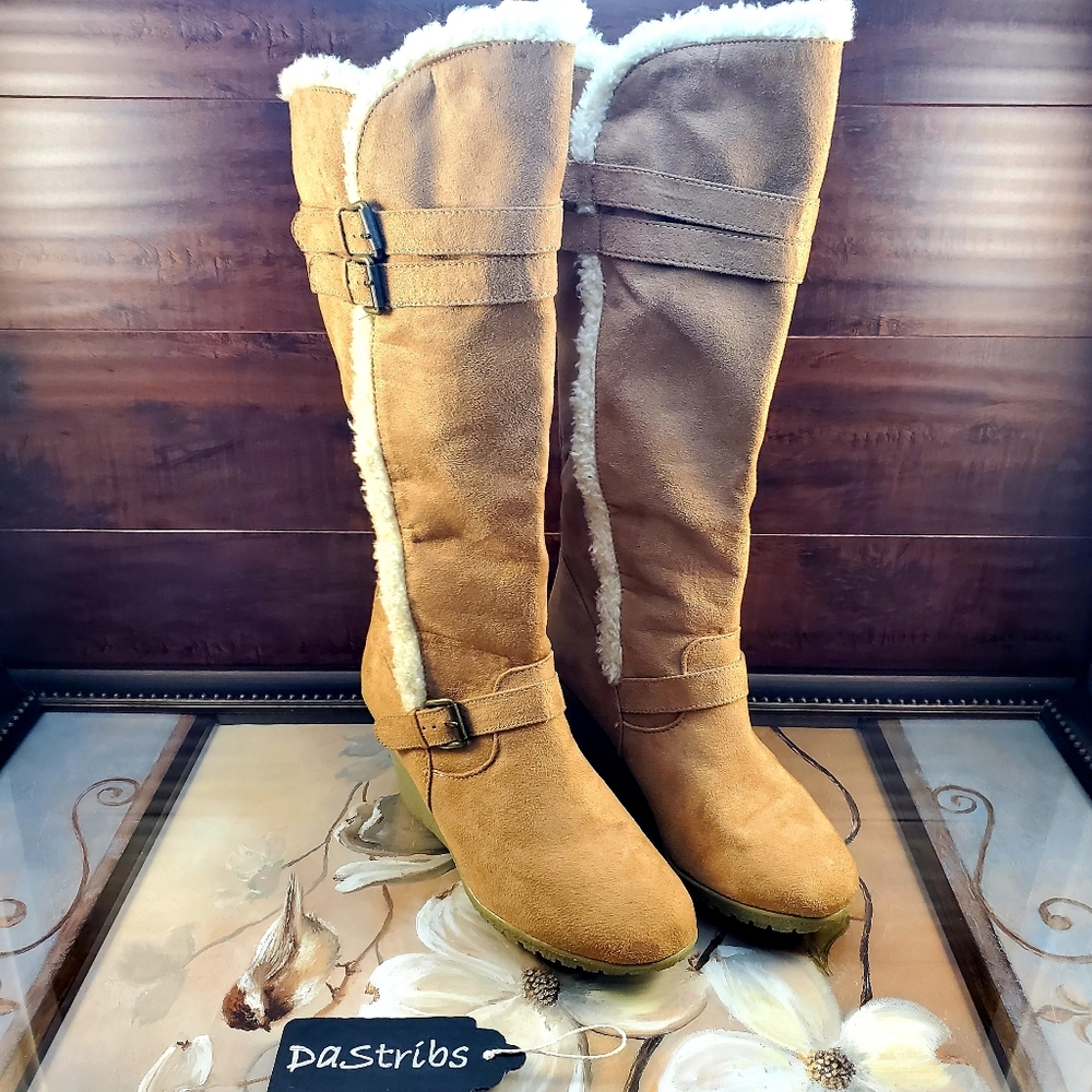 Women's Old Navy Boots Size 9